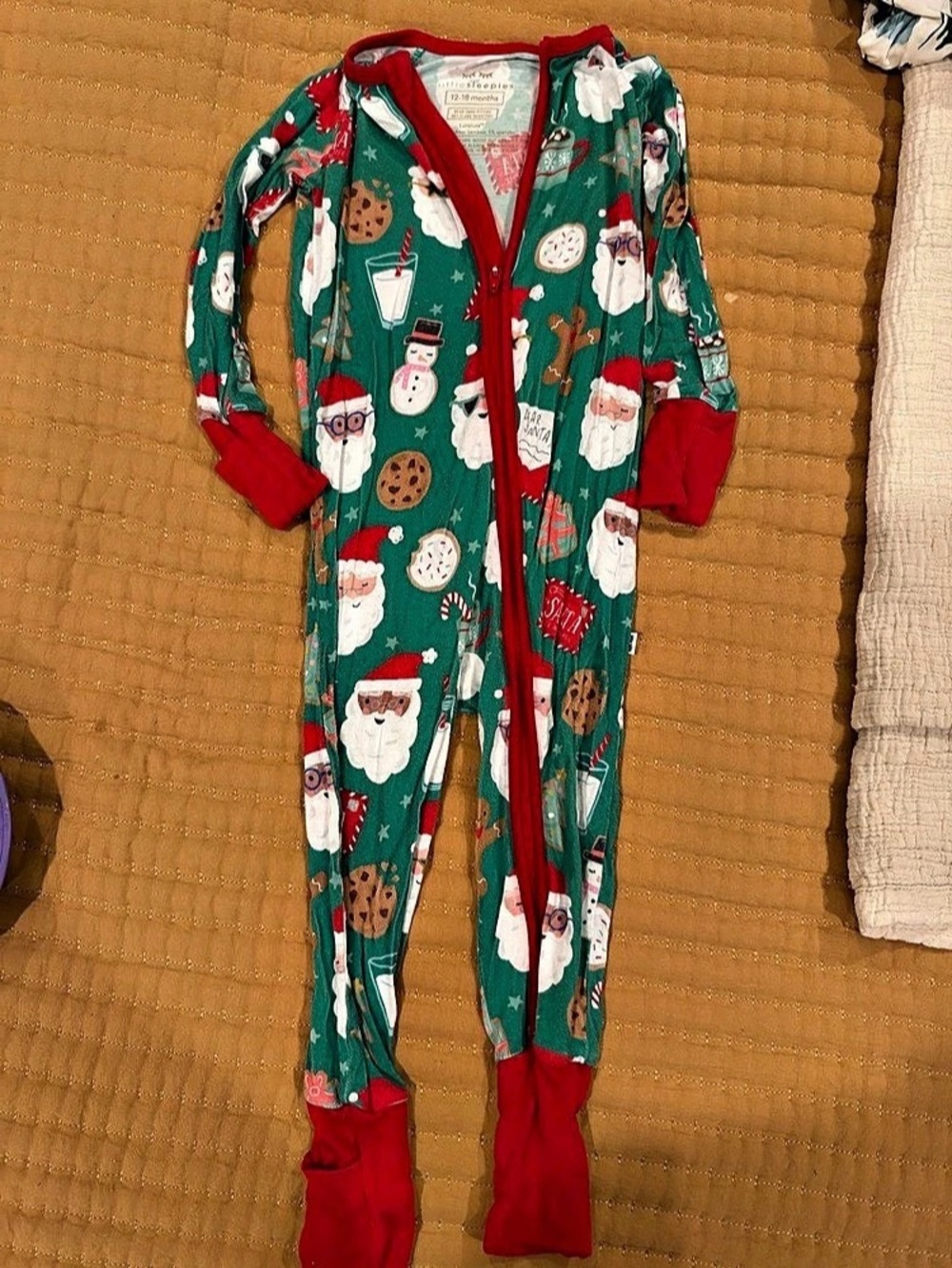 Little sleepies Christmas Pajama Set Baby 12-18 Months Like New